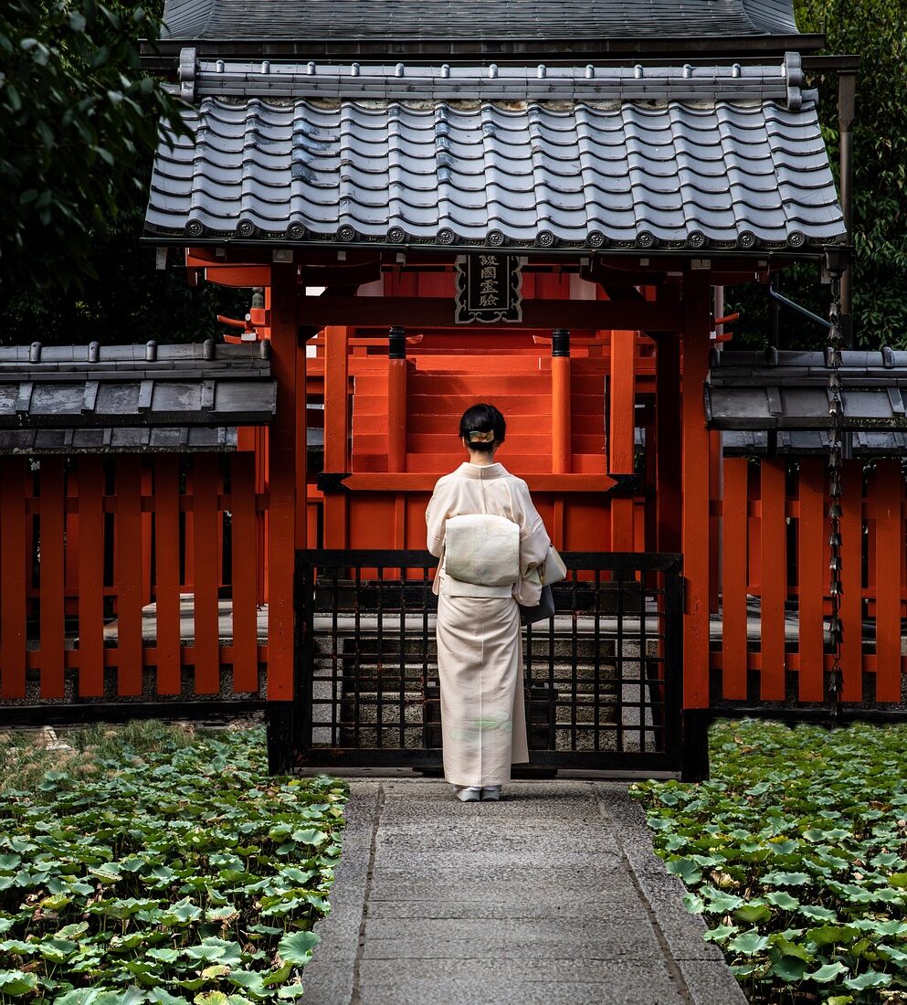 Kyoto lady dressed in a traditional kimono
